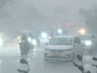 झारखंड में आज होगी झमाझम बारिश, इन 11 जिलों में आज वज्रपात का ऑरेंज अलर्ट; तूफानी हवाएं भी चलेंगी