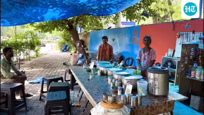 Delhiwale: Table for many