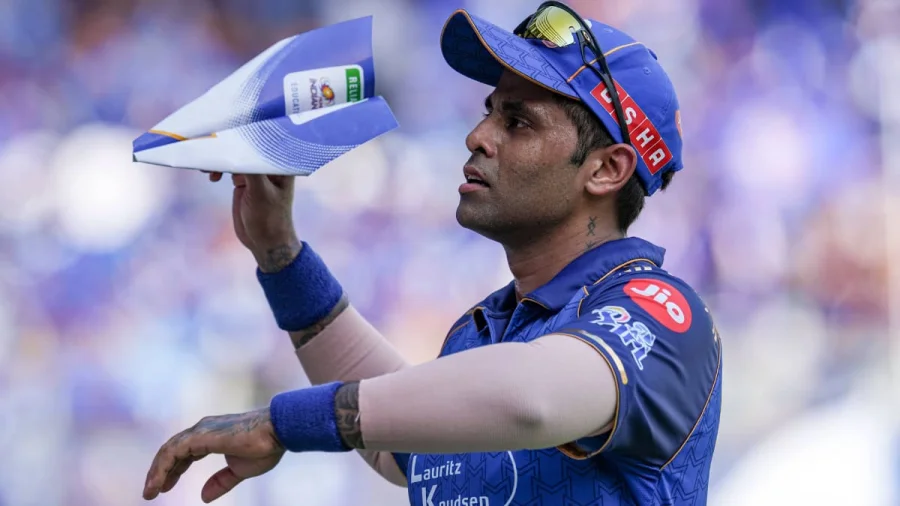Suryakumar Yadav Unfollows Mumbai Indians & Hardik Pandya, Sparks Major MI Exit Rumours