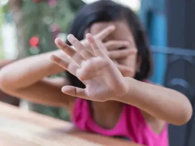 3 साल की बच्ची को बहलाकर ले जाता, बार-बार रेप करता रहा नाबालिग; पकड़ा गया