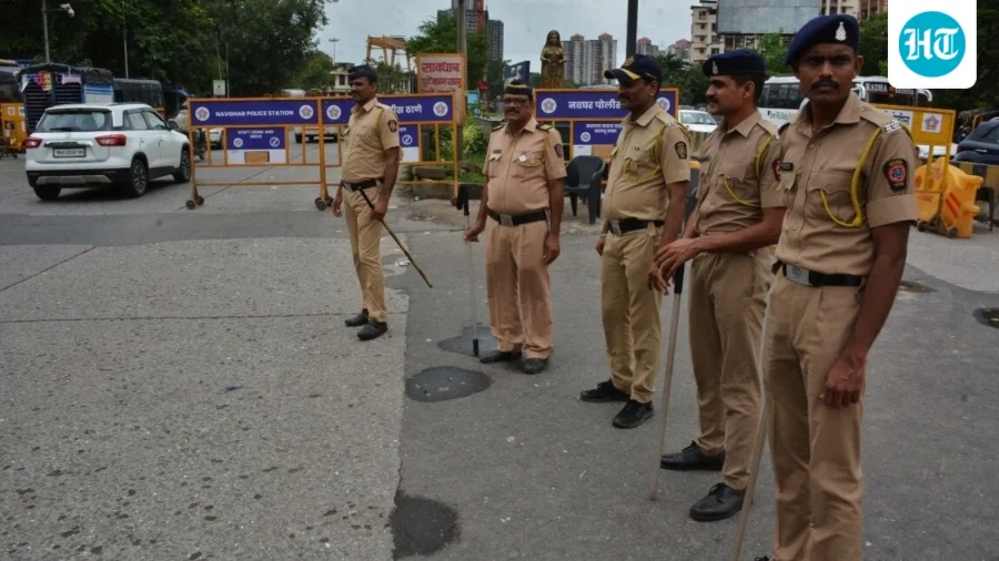 Thief steals  ₹9 lakh belonging to women SHG from parked vehicle in Jalna district