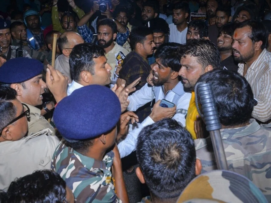 रांची के बाद गिरिडीह और हजारीबाग में भी ऐक्शन; छात्रों से झड़प में 900 पर केस