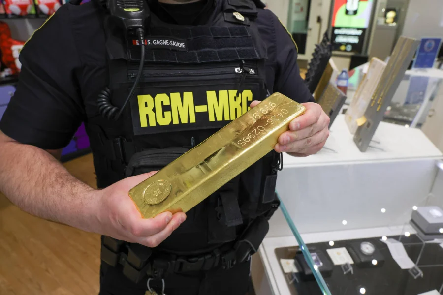 Gold, silver rally off ugly crash, but investors remain on edge