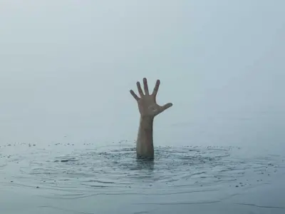 झारखंड में कोयना नदी पार करते समय 2 लोगों की डूबने से मौत, एक लापता