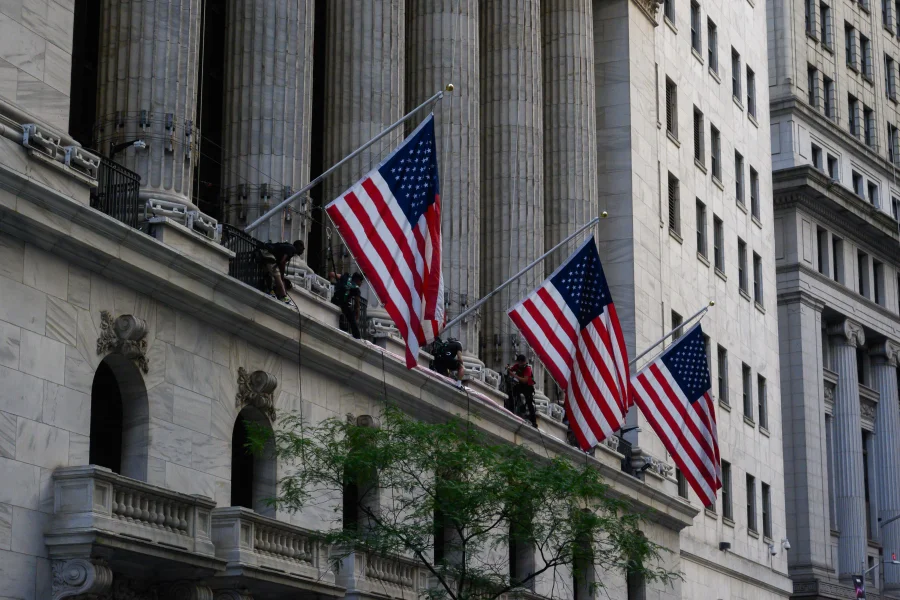 Stock market today: Dow, S&P 500, Nasdaq edge lower after hot jobs report fuels Fed rate-hike bets
