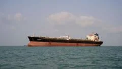 US hits three Iranian oil tankers after saying its warships were targeted