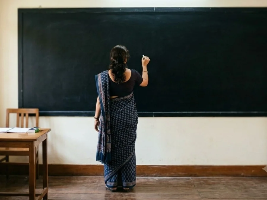 पारा शिक्षकों को बड़ी राहत, सेवा से हटाने और मानदेय रोकने वाले आदेश को किया रद्द