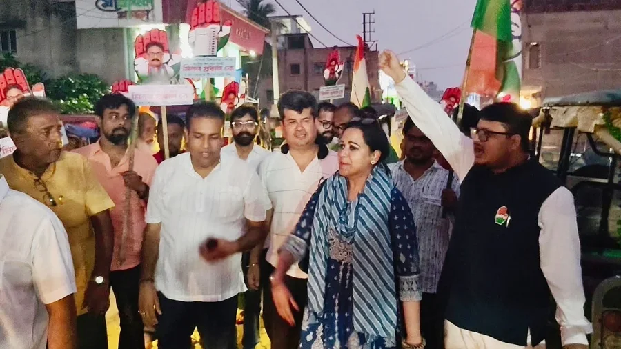 Bengal: Nandigram tensions rise, Congress campaign vehicle attacked