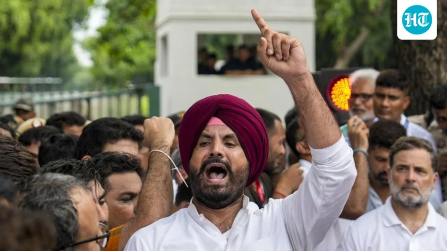 Why did the Congress decide to remove Amarinder Singh Raja Warring?
