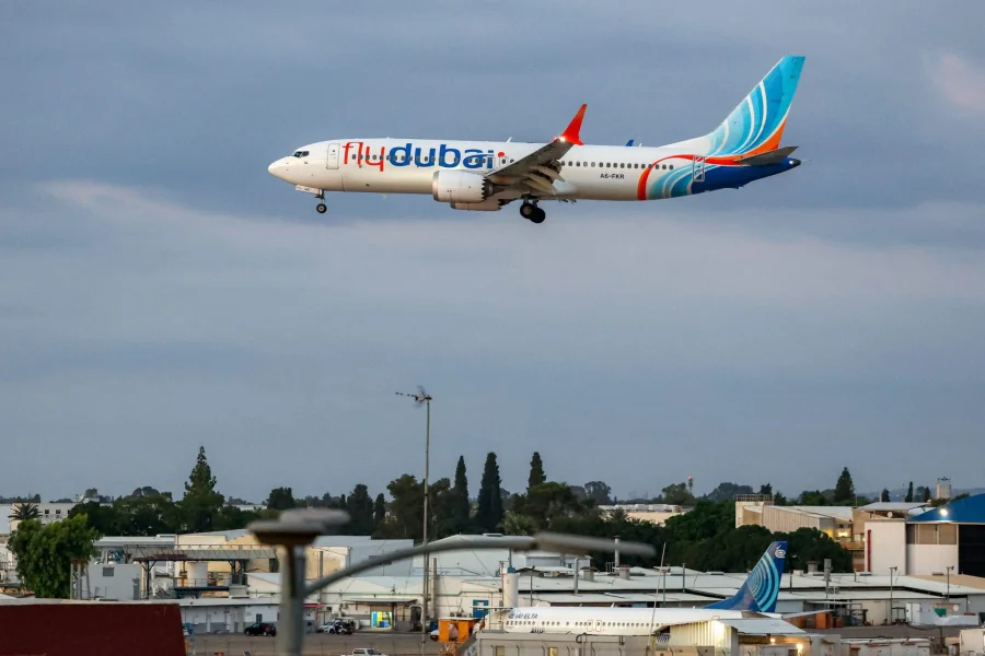 FlyDubai co-pilot used cockpit’s crash axe to try seizing control of flight and was barred from flying by Oman due to concerns over extremist views